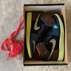 Tokyo Jordan 1 (5.5Y womens 7)